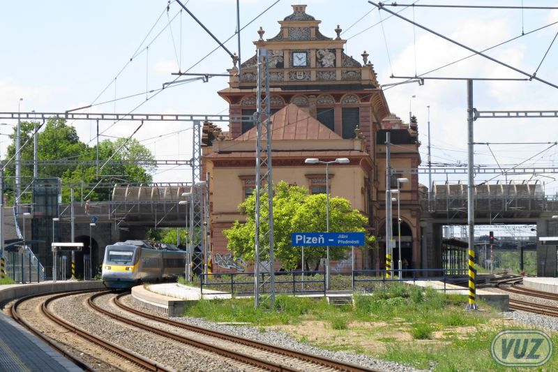 4ef11362449e49818442753c0d1fb42d