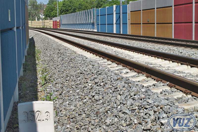 8de02e1fe5b540569252e3e99aa7cc93