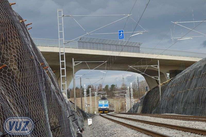 b00a8cd6a3e84e33b371837c861d4c98